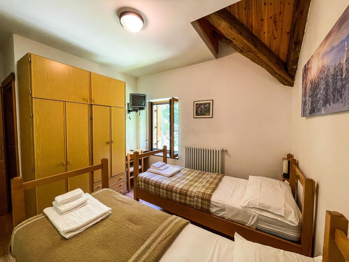 Hotel Al Sasso Di Stria Andraz Exterior photo