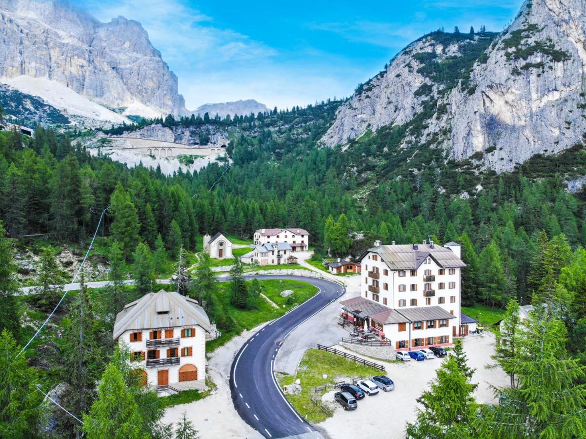 Hotel Al Sasso Di Stria Andraz Exterior photo