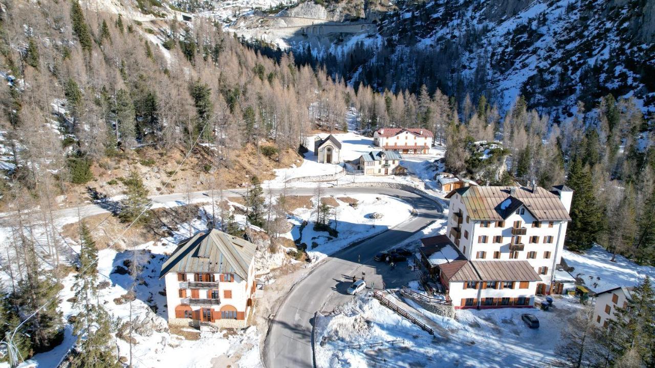 Hotel Al Sasso Di Stria Andraz Exterior photo