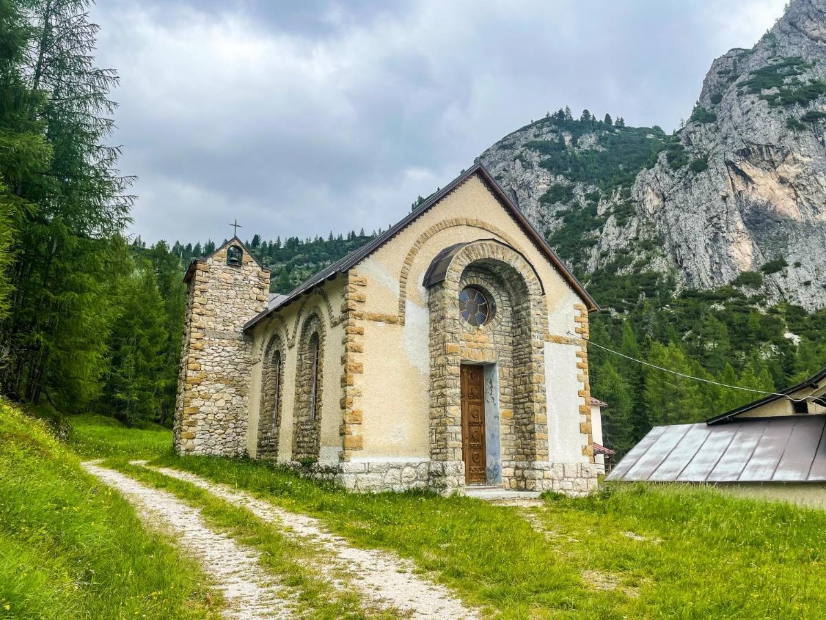 Hotel Al Sasso Di Stria Andraz Exterior photo