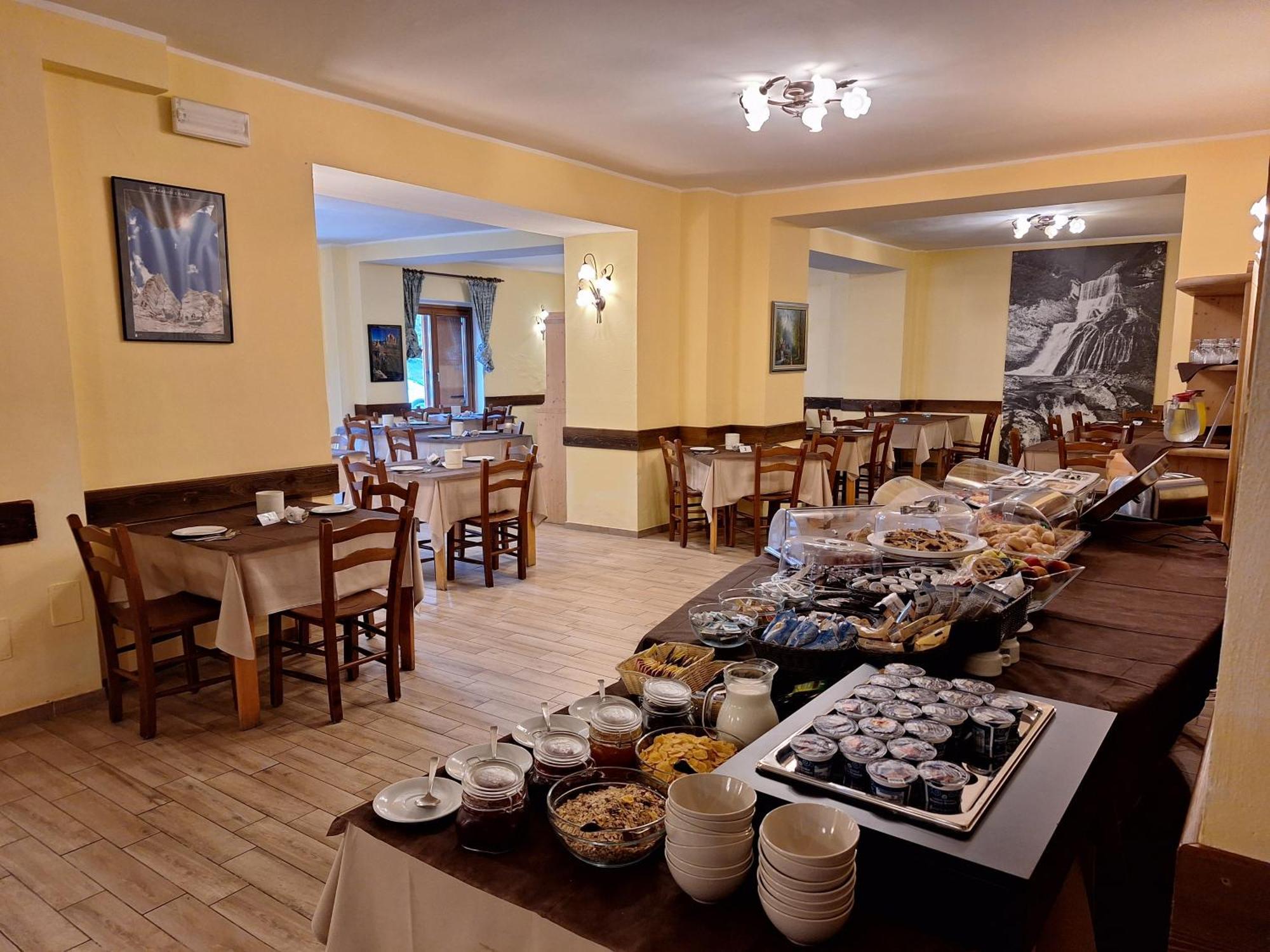 Hotel Al Sasso Di Stria Andraz Exterior photo